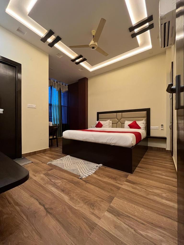 Mayur Palace Agra (Uttar Pradesh)